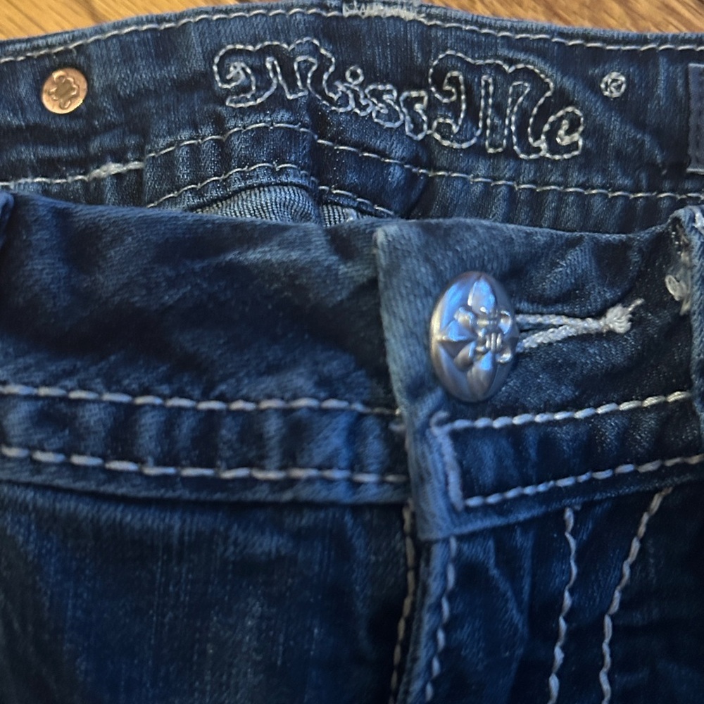 Miss Me Straight Jeans - Picture 4 of 7